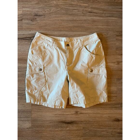 Columbia Tan Cargo Shorts Size 8 - Picture 1 of 3